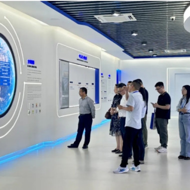 2025年6月 温州理工学院电子与电气工程学院院长一行赴红光电气集团考察调研