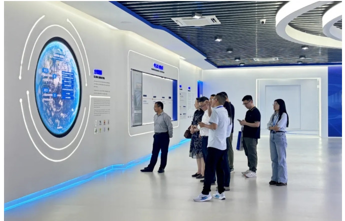 2025年6月 温州理工学院电子与电气工程学院院长一行赴红光电气集团考察调研