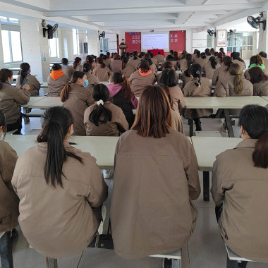 红光电气集团举办“女性魅力讲堂”